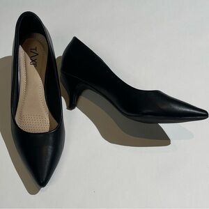 Black Pointed Toe Kitten Heels - Size 41
